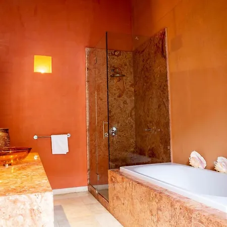 Hotel Casa Raynes By Masaya 4*